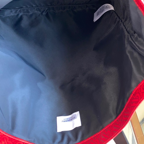 Authentic Burberry tote - Picture 11 of 16